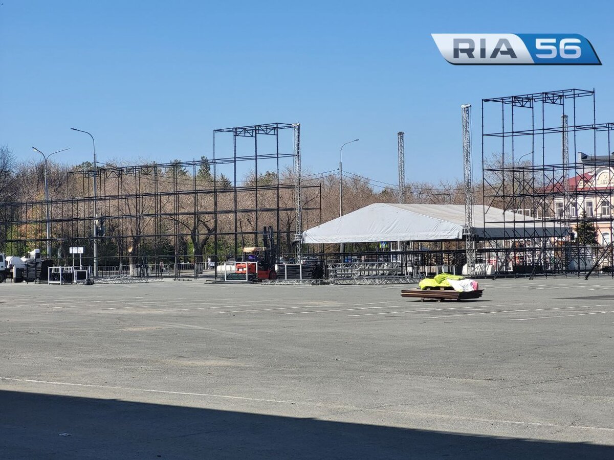    В Оренбурге в сквере у Дома Советов установили диорамы сражений ко Дню Победы Белов Михаил Александрович