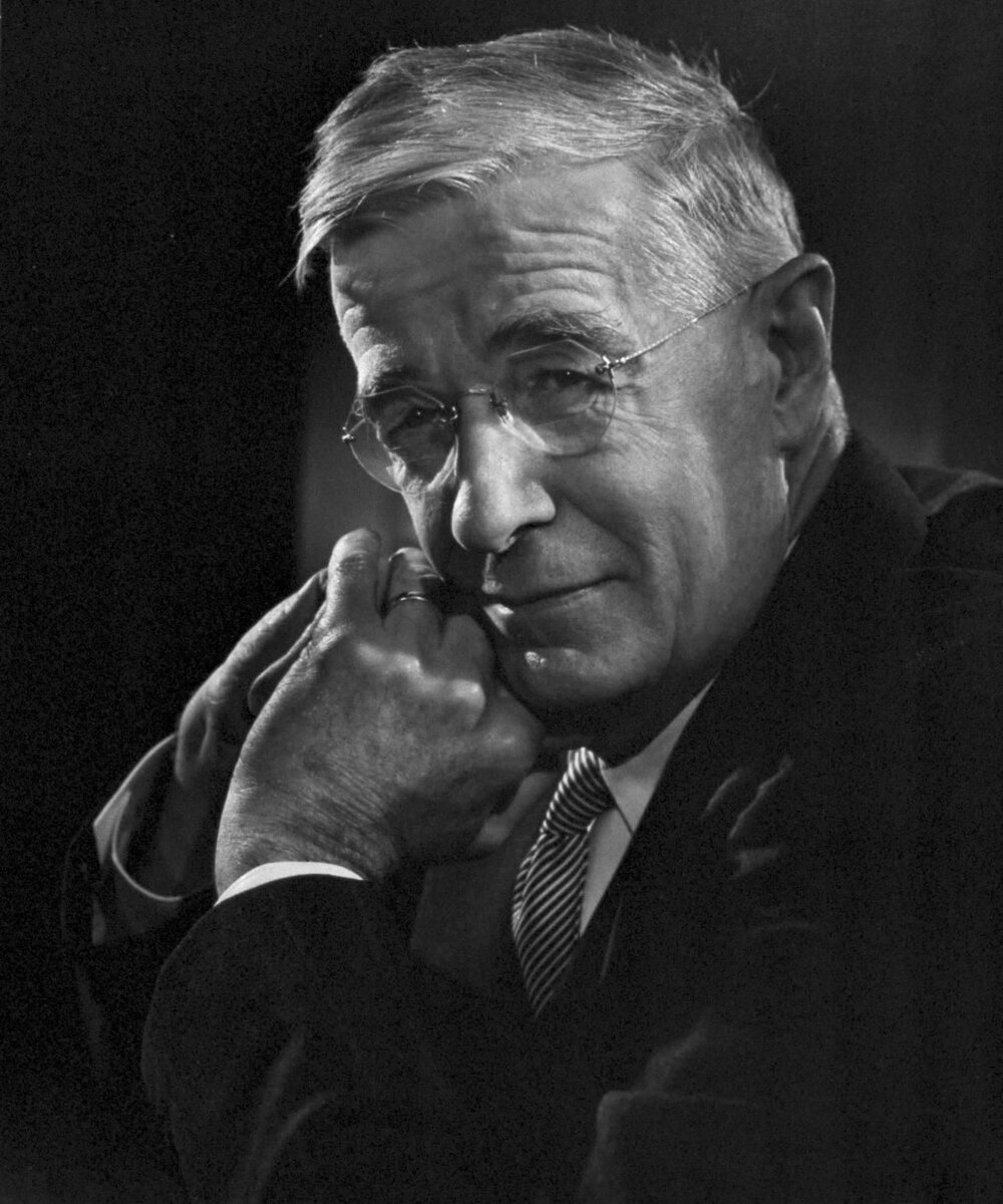 Вэнивар Буш