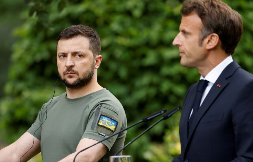    Советник Зеленского призвал Макрона отдать часть Франции из-за его слов о Крыме