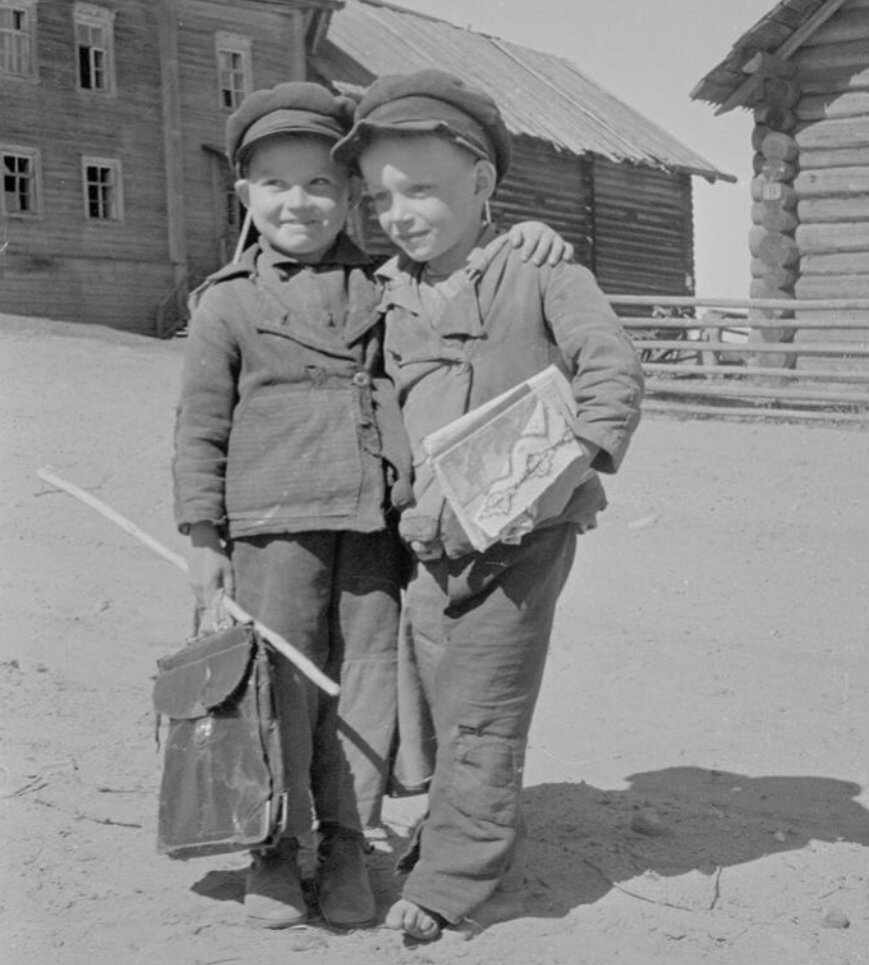 Фото из свободного доступа для попадания в эпоху (без претензий на права)