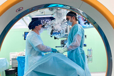    Операция с использованием уникальной методики фиксации позвоночника © Сайт мэра Москвы