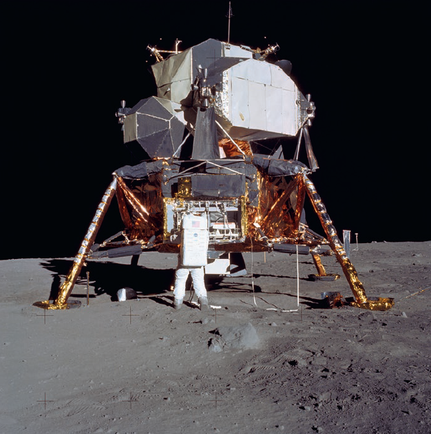 Photo: NASA/N. Armstrong. No.: AS11-40-5927