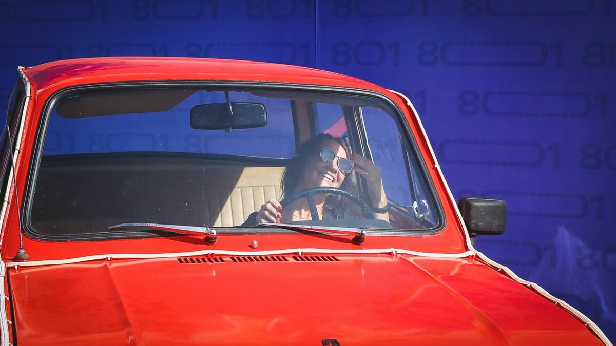     Жителям Бурятии советуют купить для любимых женщин сертификаты на обучение и массажеры.