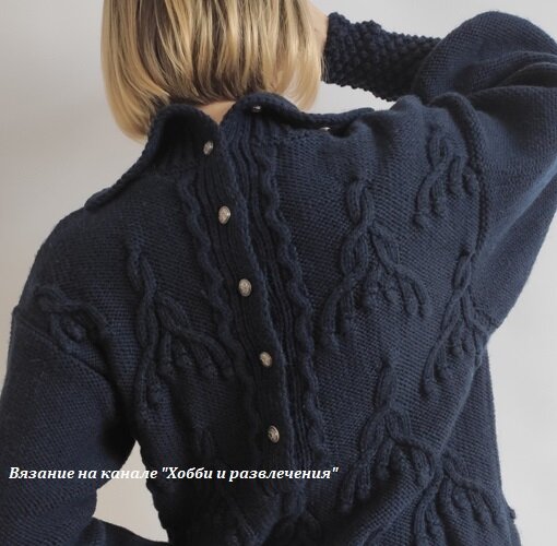 Свитер, связанный спицами, по схеме от Норы Гоан.