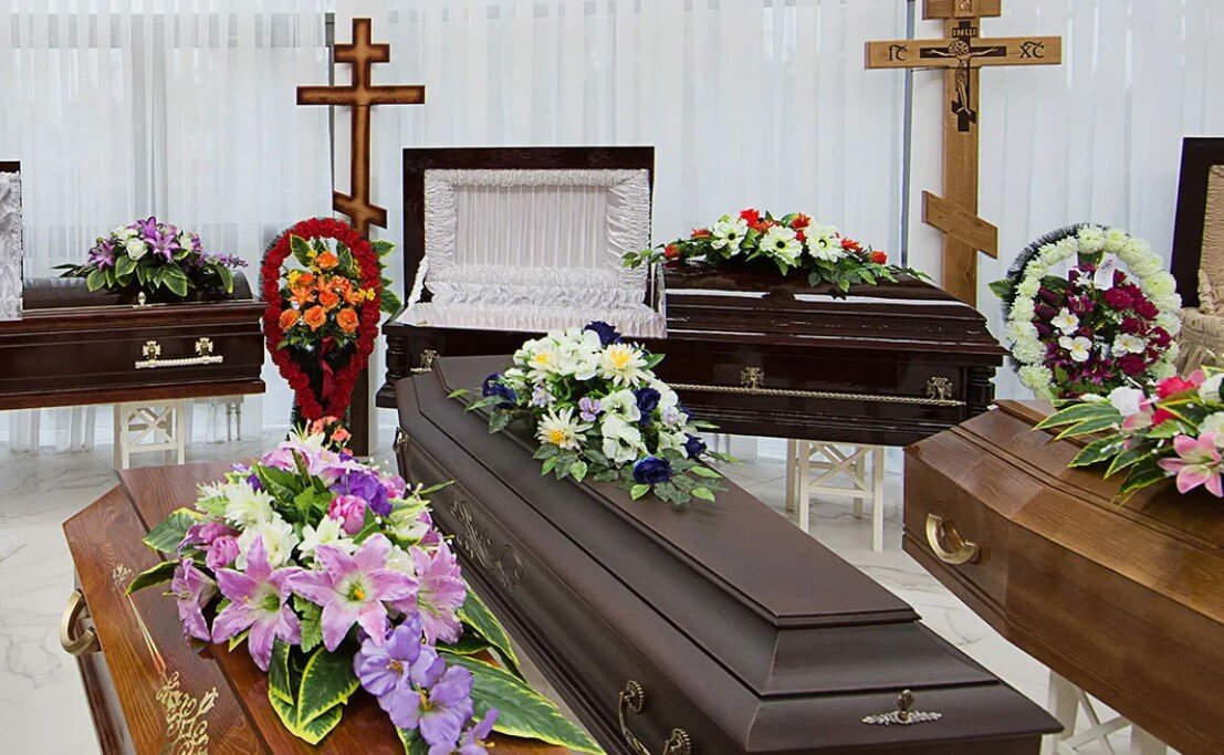 ритуальное агентство. сотрудники ритуальных услуг. организация ритуальных услуг. похороны ритуальные услуги. гробы ритуальное агентство.