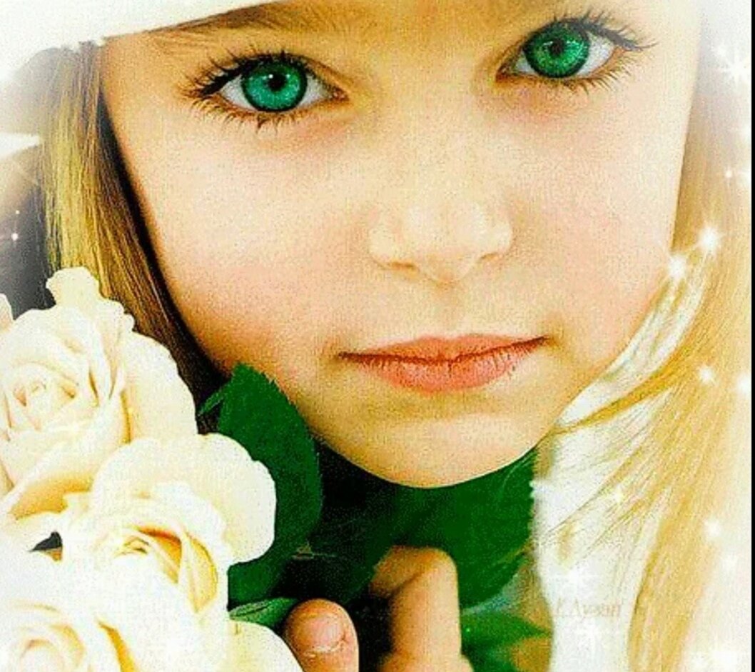 Зеленоглазая дивчина. Картинка из доступных источников 