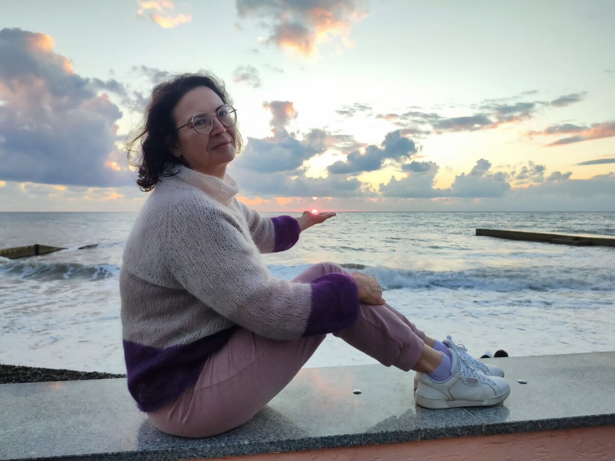 Мама в Краснодарском крае. Паутинка из мохера. Ручная работа. 2022 год.