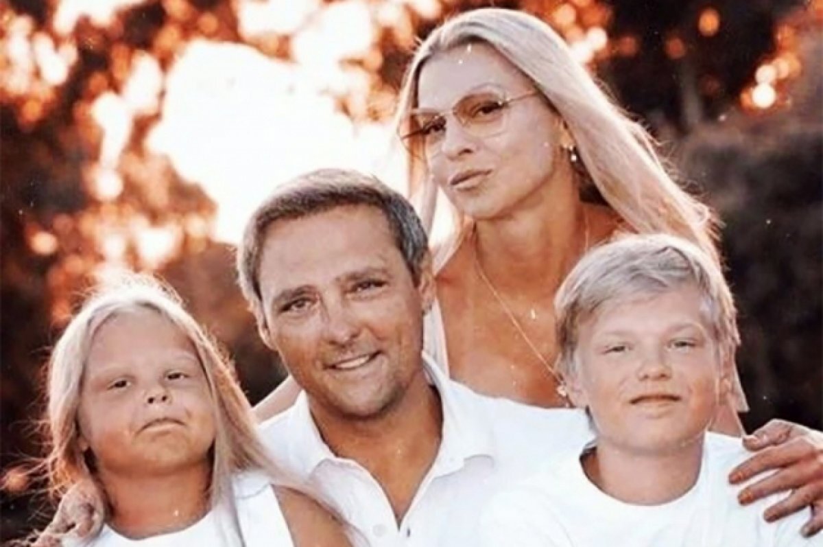    Семья Юрия Шатунова.