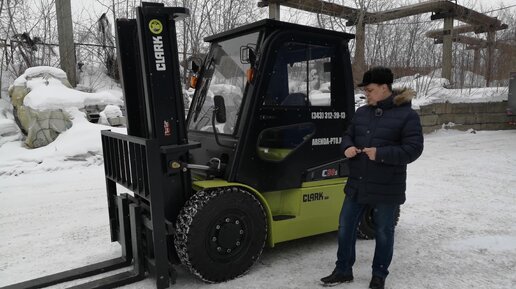 Погрузчик установлена. Погрузчик Кларк. Управление Карой погрузчик. Вилочный погрузчик как управлять. Первый запуск погрузчика Heli.