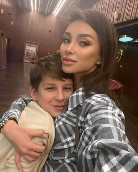    Юля Чиплиева с сыном, фото: mstore52.ru