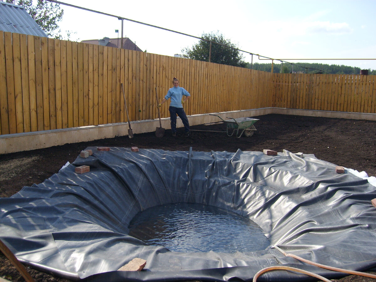 Вот такое фото сохранилось со мной на заднем плане, 2007 год.