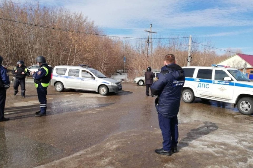     На месте работали сотрудники Следкома, полиции, Росгвардии. Фото: СУ СКР по Кировской области