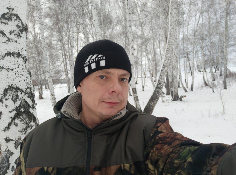 на фотографии я, но в прошлогоднем варианте. Совершенно за это время не изменился. 