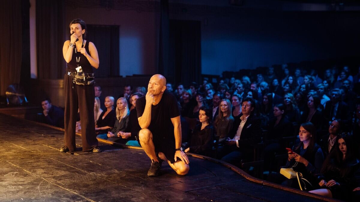 Оксана Кравчук и Федор Бондарчук на съемках сериала "Актрисы"© Фото : Онлайн-кинотеатр Wink