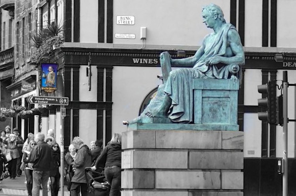    Шотландского политика Юсуфа раскритиковали за вопрос украинским беженкам