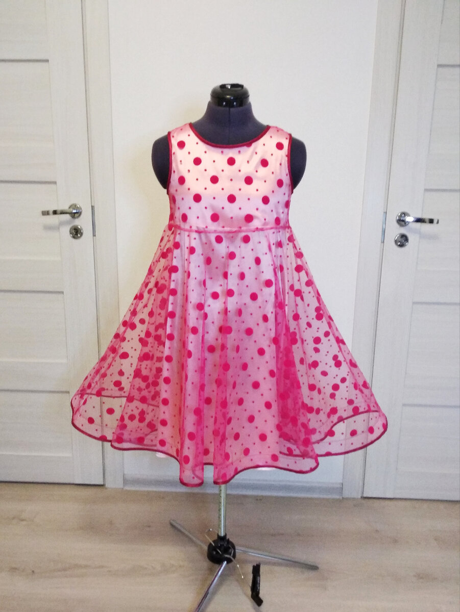 Платье в горошек на выпускной  в детский сад. Без пояса.