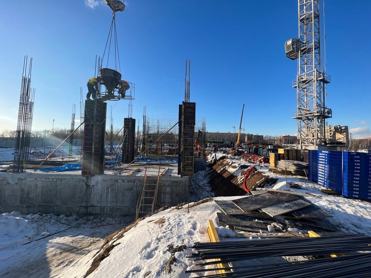 Военный госпиталь построят к концу года.