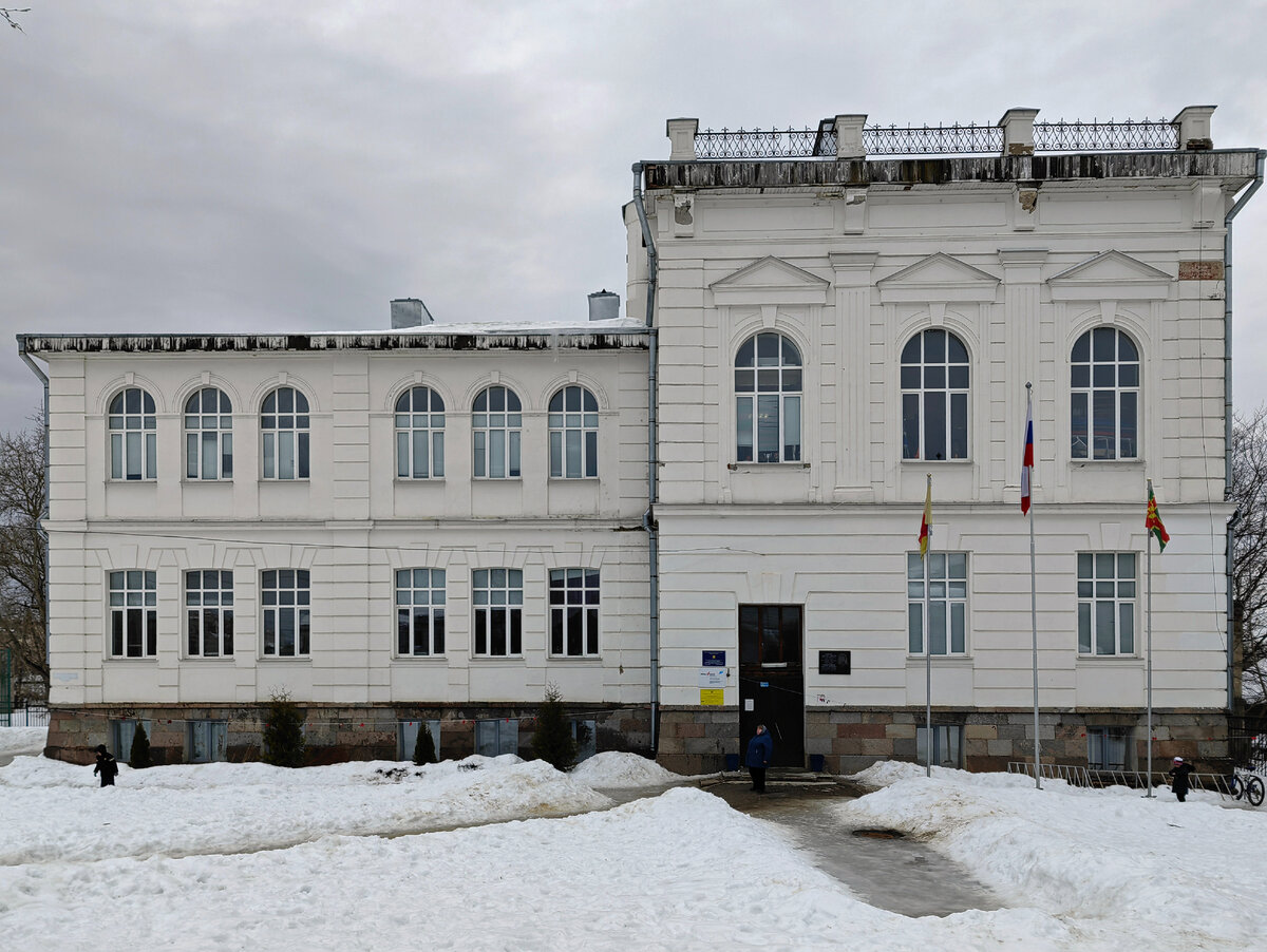 Здание вокзала железнодорожной станции Лихославль (Тверская область).  Кусочек 1877 года и советское строение | Олег Еверзов | Дзен