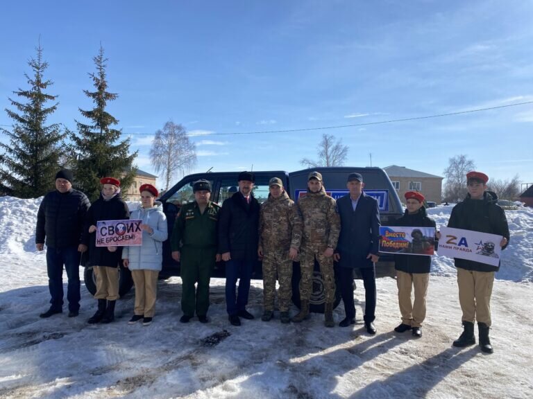    Глава Матвеевского района передал бойцам СВО квадрокоптер и УАЗ «Патриот» Кристина Просвиркина