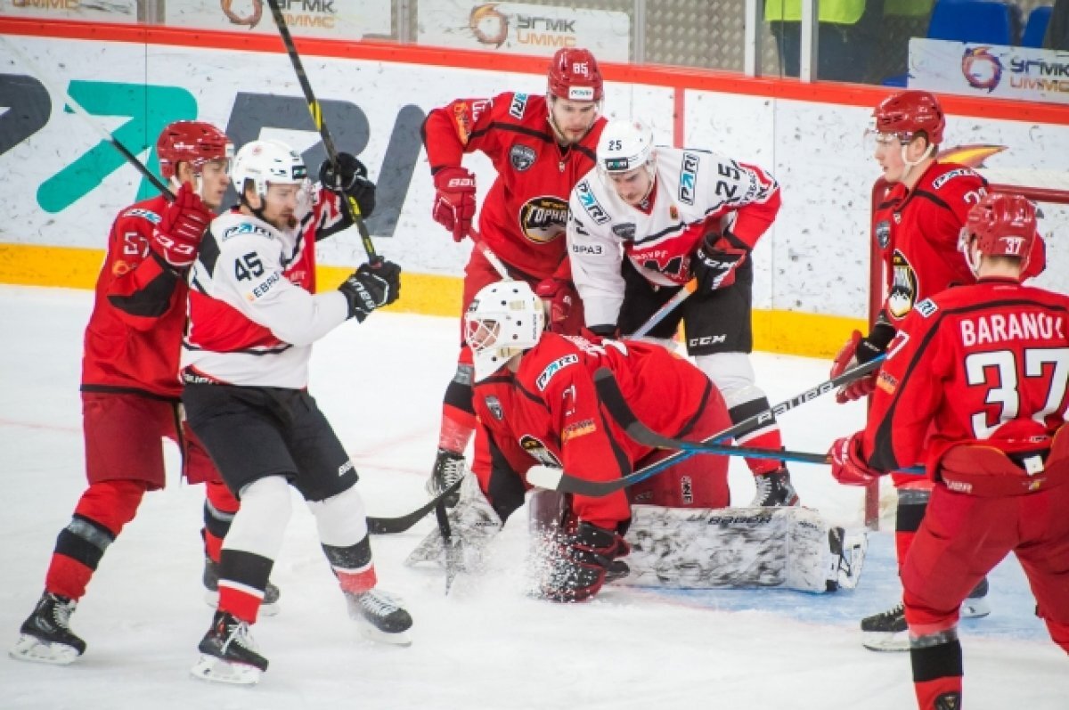    Четвертьфинальная серия стала напряжённой для обеих команд.