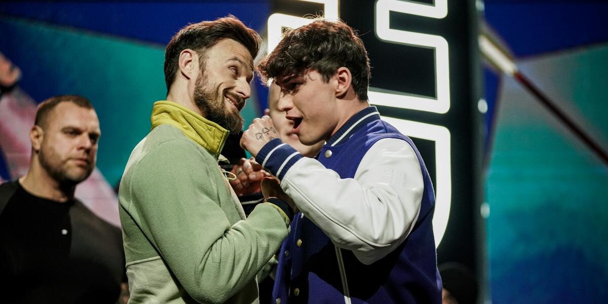     Дуэль взглядов