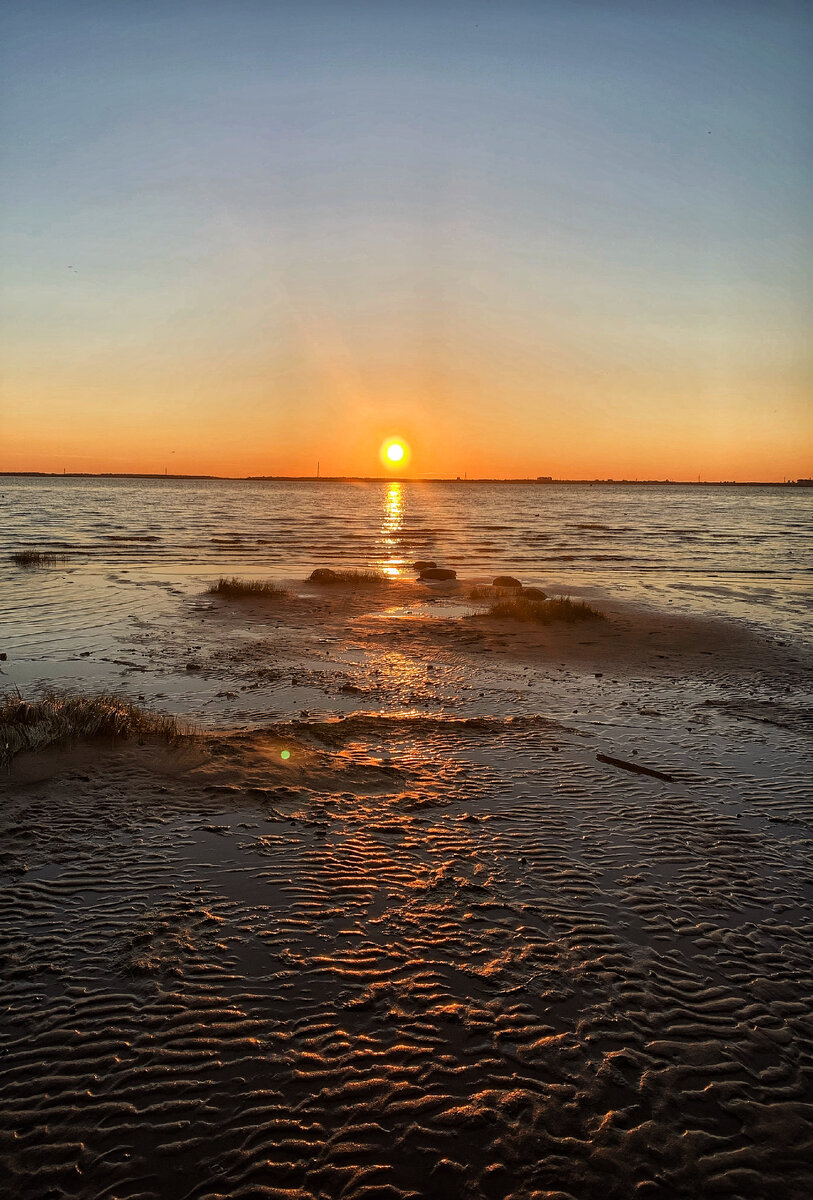 Белые ночи над Северной Двиной. Отлив в районе Пур-Наволока