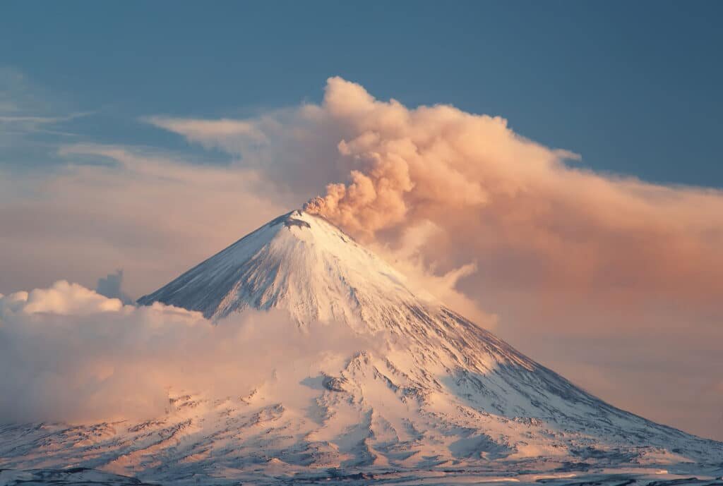    В СПбГУ выяснили, как в экстремальных условиях вулканов Камчатки формируются биоминералы / ©Getty images