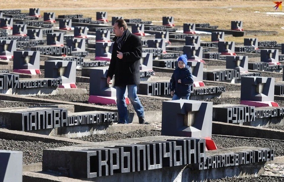     22 марта 2023-го - 80 лет трагедии Хатыни. Фото: Владимир Рогалевич (архив "КП")