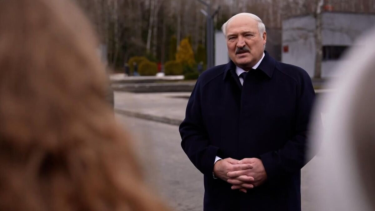    "Для всей планеты уроком будет". Лукашенко о поставках ВСУ боеприпасов с обедненным ураном© Ruptly