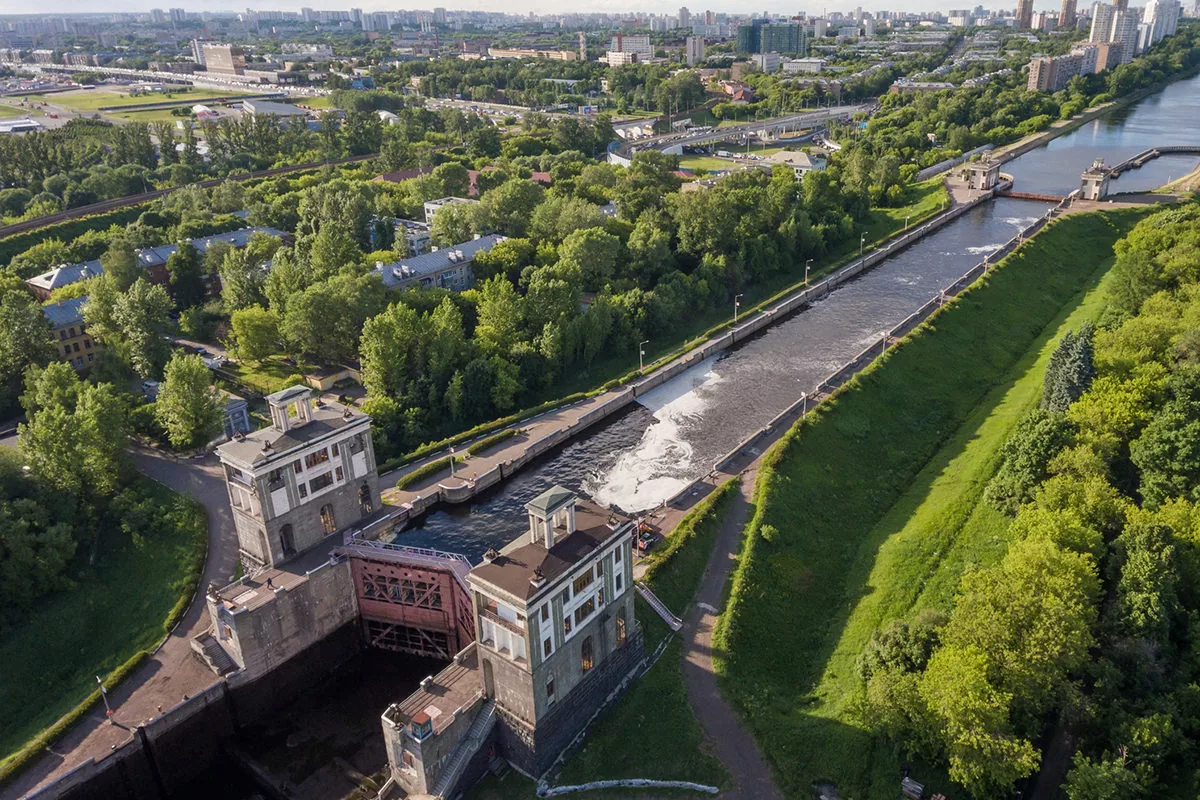 шлюзы на канале им москвы