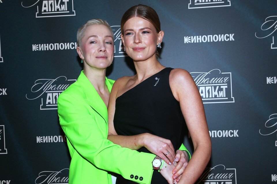 Жена эрнста константина софья фото Яркая Дарья Мороз, Эрнст с молодой женой и элегантная Снаткина: Звезды блеснули 