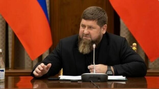     Главу Чечни Рамзана Кадырова наградили медалью «Заслуженный правозащитник Чеченской Республики». Награду ему вручил региональный уполномоченный по правам человека.