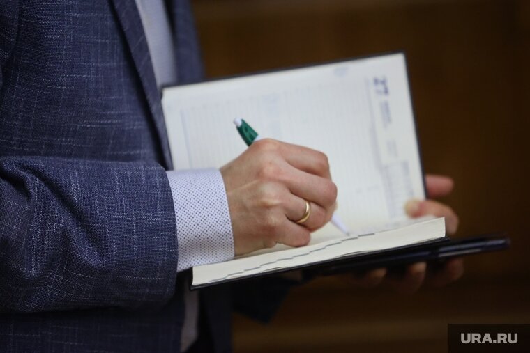    В законопроекте предлагают публиковать обобщенную информацию о доходах депутатов