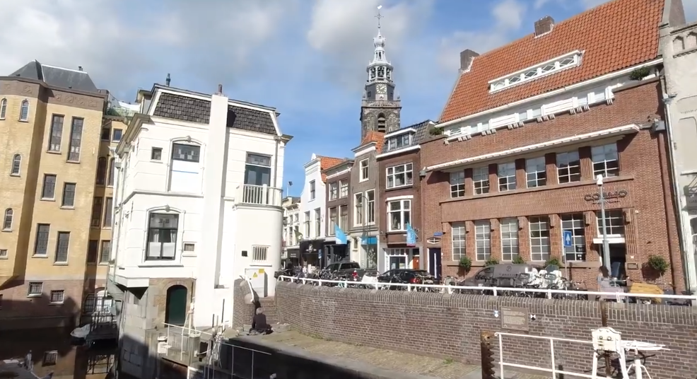 Улица города 