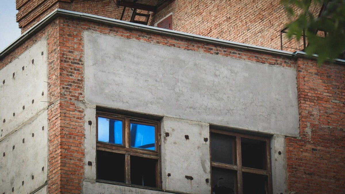     Шестиэтажный бизнес-центр выставили на продажу в Нижнем Новгороде за 550 миллионов рублей. Здание находится на улице Родионова. Информация об этом опубликована на сайте гипермаркета недвижимости GIPERNN.RU.