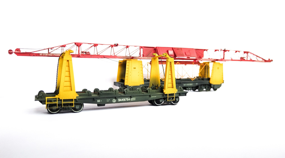 На переднем плане платформа УСО