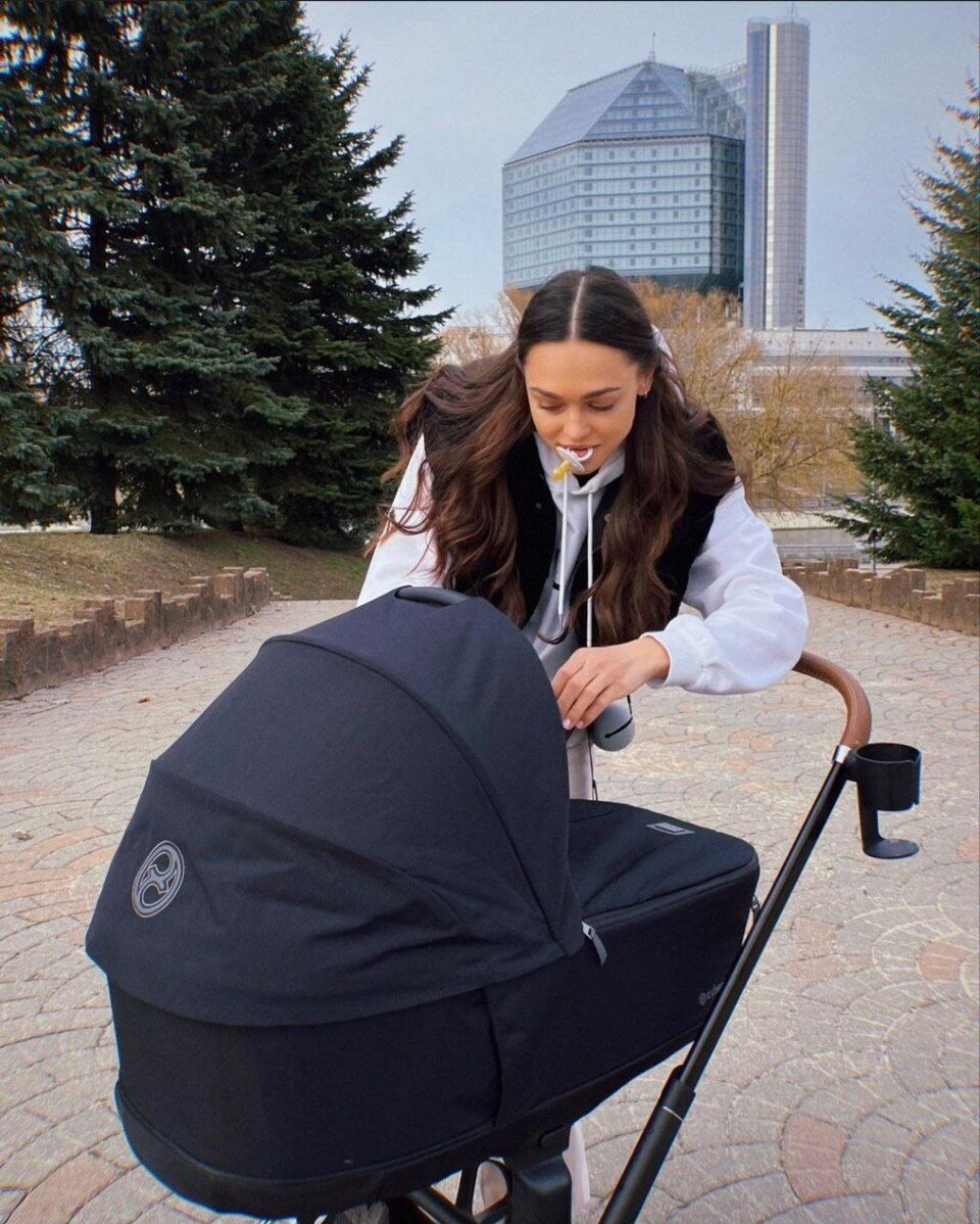     Подиумные снимки сменили кадры иного рода. Фото: соцсети.