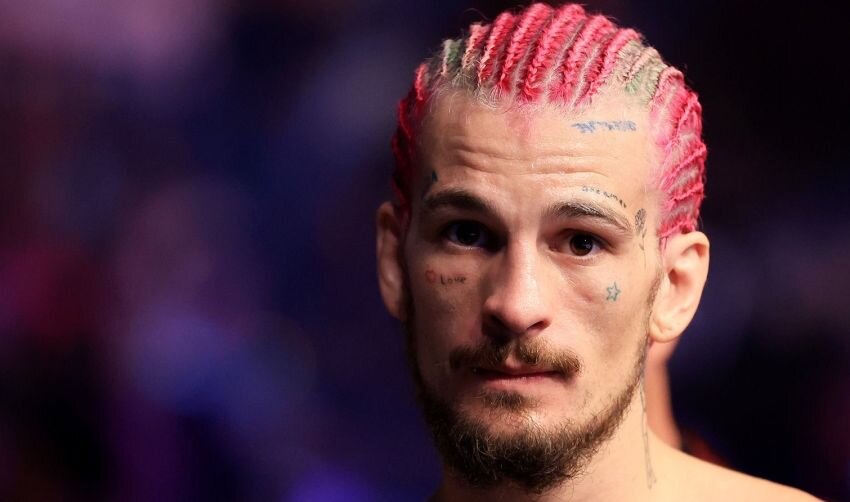     Американский боец UFC Шон О'Мэлли рассказал, что руководство промоушена пообещала ему поединок с победителем грядущей титульной схватки в легчайшем весе между Алджамейном Стерлингом и Генри Сехудо.
    Бой Стерлинга и Сехудо возглавит турнир UFC 288, который состоится 6-го мая в Нью-Джерси (США).                                                                                          28-летний О'Мэлли провел 17 боев в смешанных единоборствах и одержал 16 побед.

