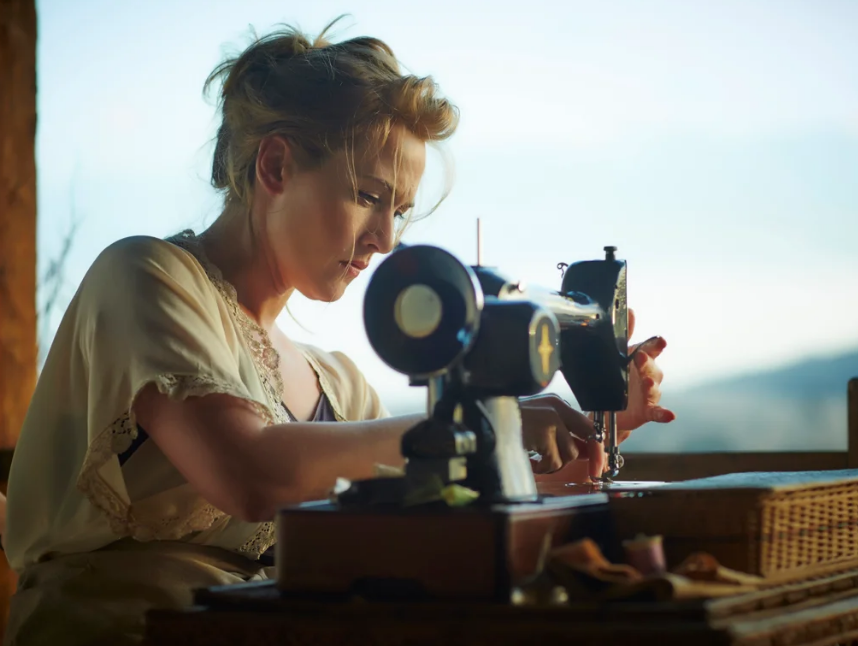 Кадр из фильма "Месть от кутюр"