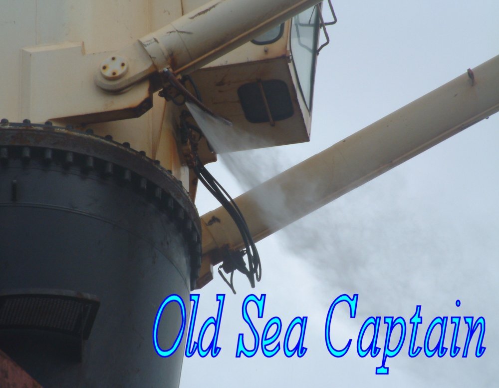 вот так масло струится из шланга гидравлики, если запустить кран. фото автора