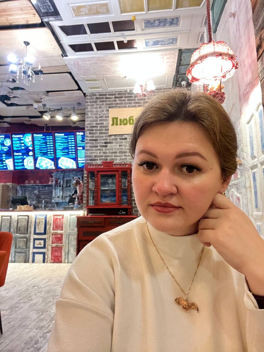 Милый сервант и оформление барной стойки