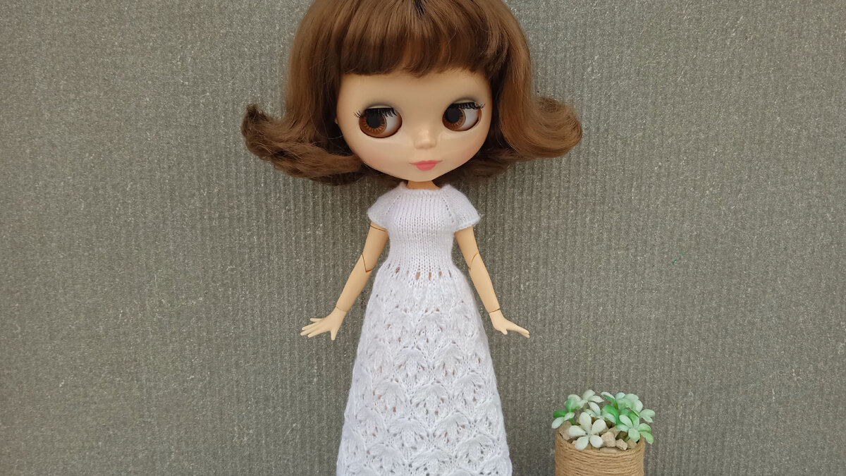 Платье для куклы Блайз "Трилистник"