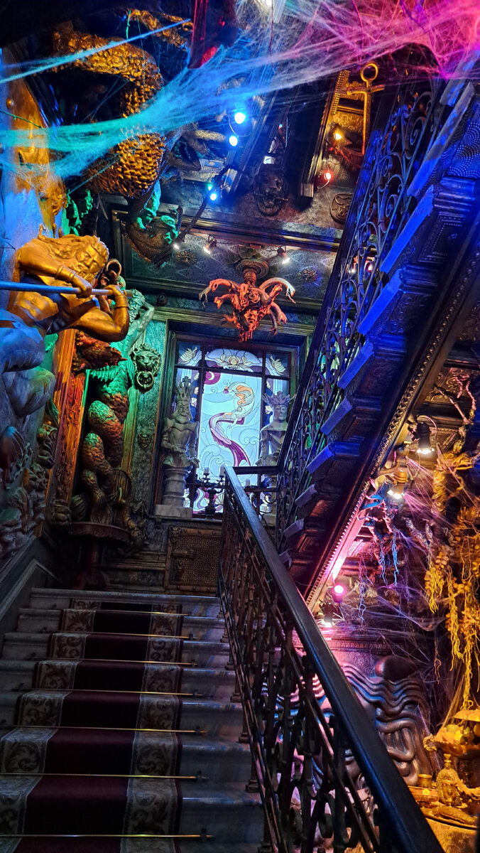 Парадная лестница