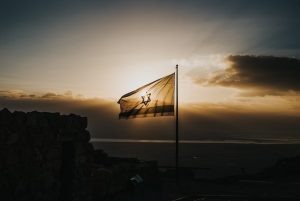    Фото: unsplash.com / Cole Keister Антон Коваль