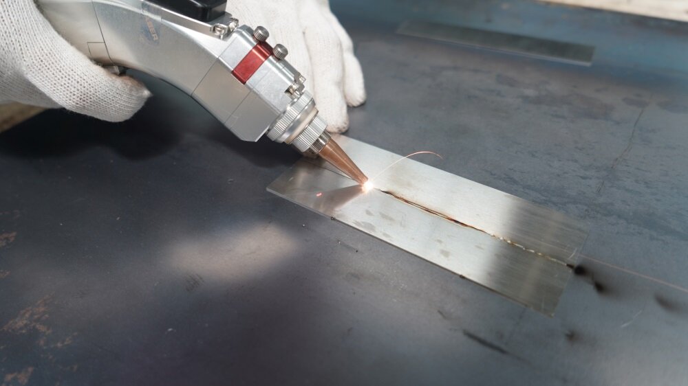 Техника безопасности при работе с лазерным сварочным аппаратом | www.raymark.ru