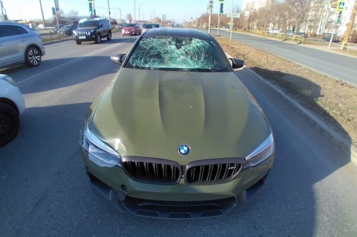    Тольяттинец на BMW M5 поехал на «красный» и сбил 17-летнего велосипедиста