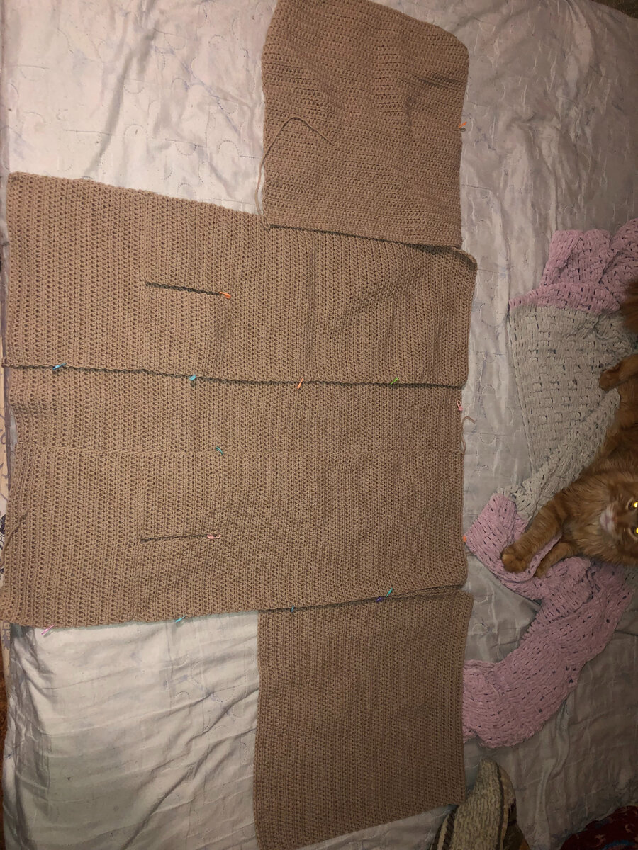 Тут мне помогает мой котик. 