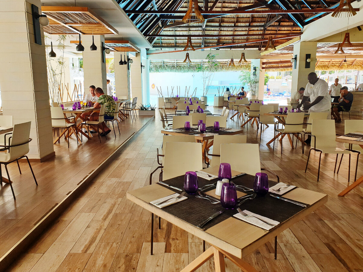 Общий вид зала