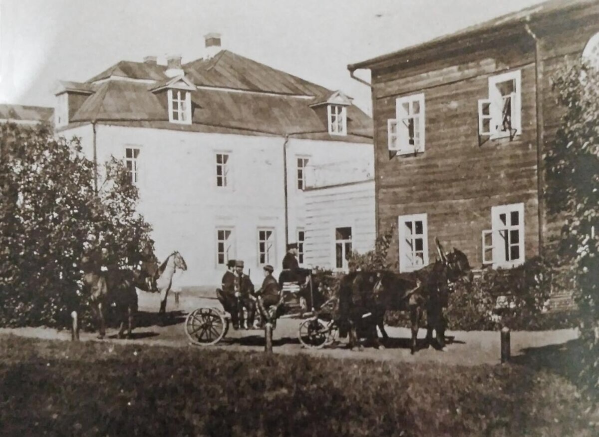 В имении графа Бенкендорфа Сосновка. Тамбовская губерния. Лето 1894 года