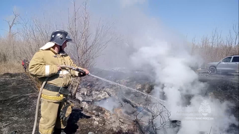    Пожарные не допустили распространение огня на дачи в пос. Южный Урал под Оренбургом Белов Михаил Александрович